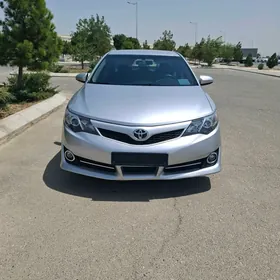 Toyota Camry 2014