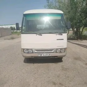 Mitsubishi Rosa 2005