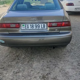 Toyota Camry 1999