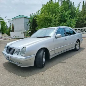 Mercedes-Benz E320 2000