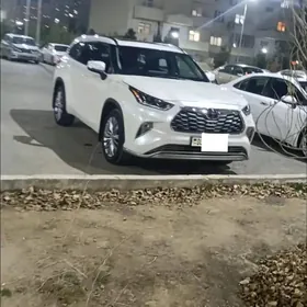 Toyota Highlander 2020