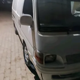 Toyota Hiace 2003