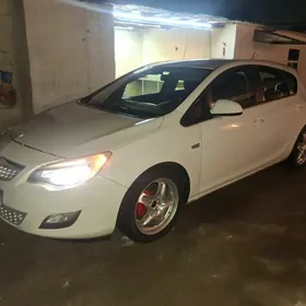 Opel Astra 2011