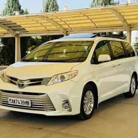 Toyota Sienna 2017