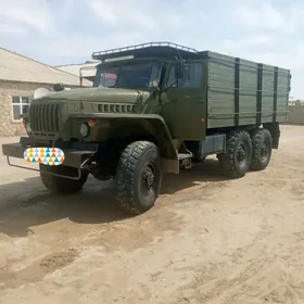 Ural 5557 1990
