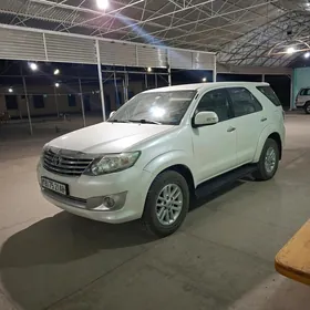 Toyota Fortuner 2012