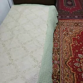 кровать
