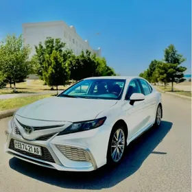 Toyota Camry 2021