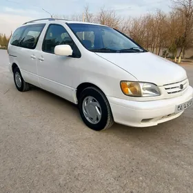 Toyota Sienna 2002