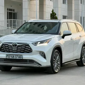 Toyota Highlander 2021