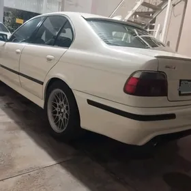 BMW E39 2001