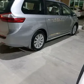 Toyota Sienna 2016