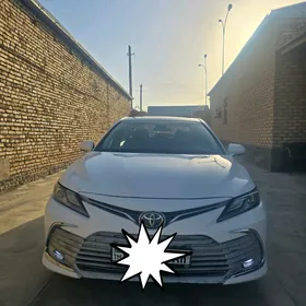 Toyota Camry 2021