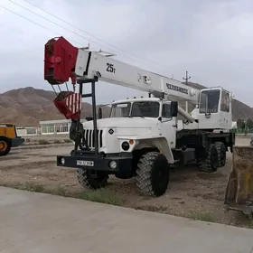 Ural 5557 2005
