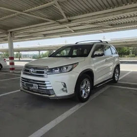 Toyota Highlander 2019