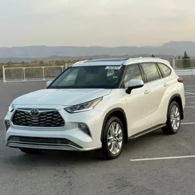 Toyota Highlander 2021