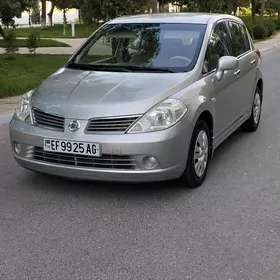 Nissan Tiida 2007