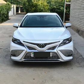 Toyota Camry 2020