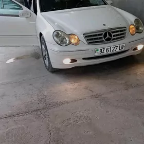 Mercedes-Benz C320 2002