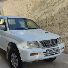 Mitsubishi L200 2003
