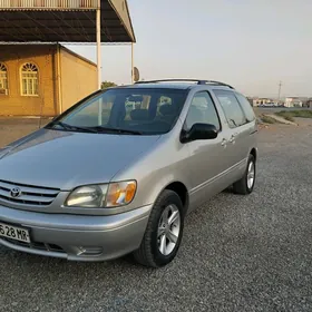 Toyota Sienna 2002