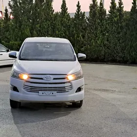 Toyota Innova 2020