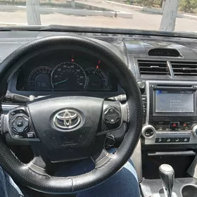 Toyota Camry 2013