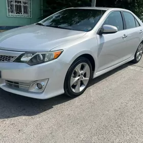 Toyota Camry 2013