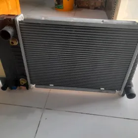 Radýator BMW