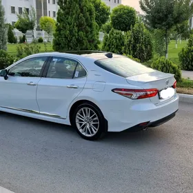 Toyota Camry 2019
