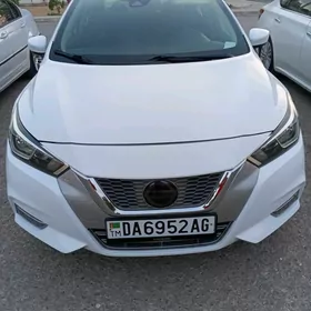 Nissan Versa 2021