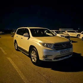 Toyota Highlander 2011