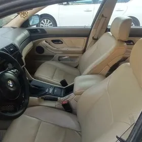 BMW E39 1999