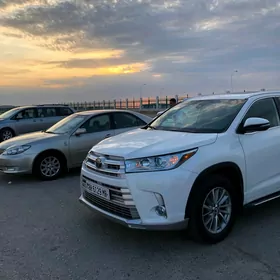 Toyota Highlander 2019