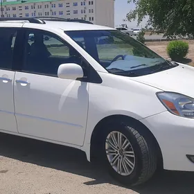Toyota Sienna 2004