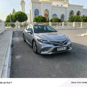 Toyota Camry 2021