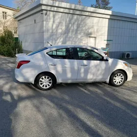 Nissan Versa 2013