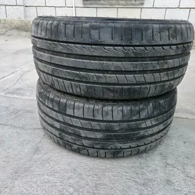 245 40 18