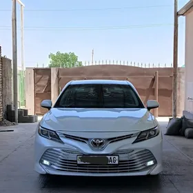 Toyota Camry 2018