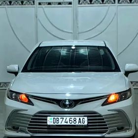 Toyota Camry 2021