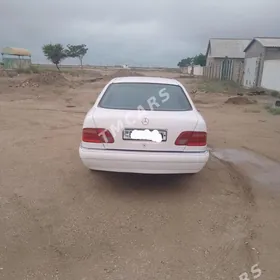 Mercedes-Benz E320 1996