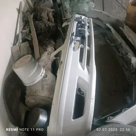 Toyota bamper baboçka