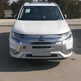 Mitsubishi Outlander 2022