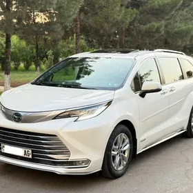 Toyota Sienna 2021