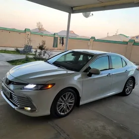 Toyota Camry 2021