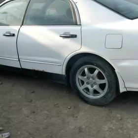 Mitsubishi Diamante 1995