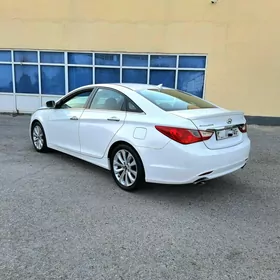 Hyundai Sonata 2011