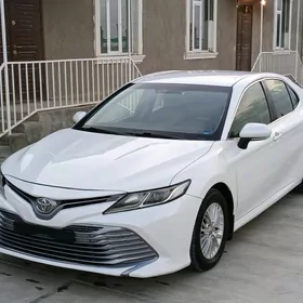 Toyota Camry 2018