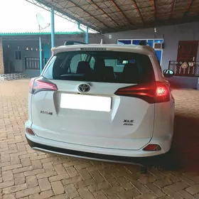 Toyota RAV4 2018