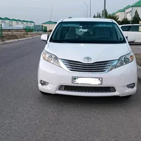 Toyota Sienna 2011